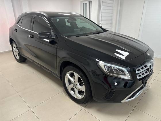 MERCEDES-BENZ GLA 200 1.6 CGI FLEX ADVANCE 7G-DCT